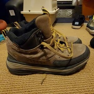 Hoka One One Tor Summit Mid WR hiking shoes